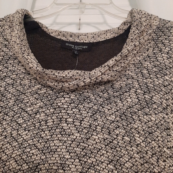 Green Envelope Layered Sweater - Picture 11 of 14